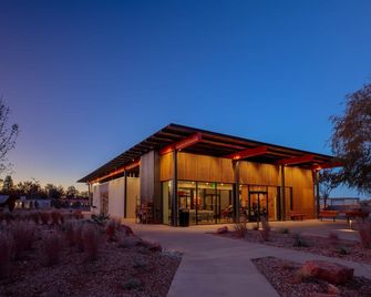 Best Friends Roadhouse And Mercantile - Kanab - Edificio