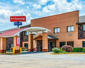 Econo Lodge at Wanamaker - Topeka - Building