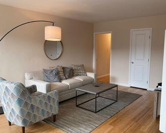 Westside turnkey 2 bd apt #2 - Culver City - Pokój dzienny