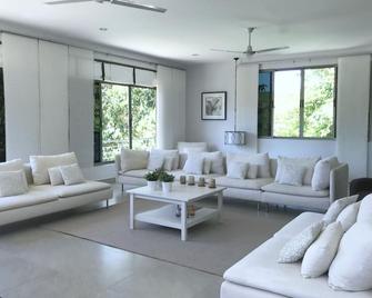 Elegant Casa Blanca in Playa Grande - Playa Grande - Sala de estar