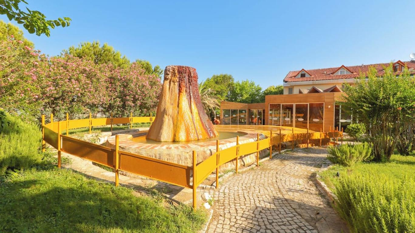 Lycus River Thermal Hotel