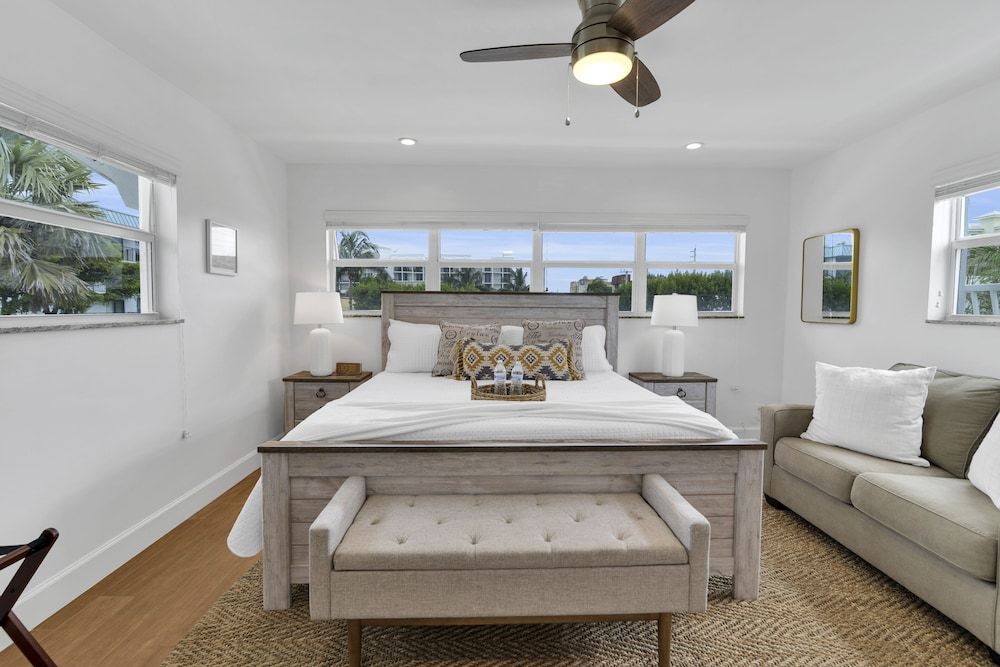 Boutique Hotel 2 Bed/1 Bath Townhome W/ Pool, Location! Walk To Beach/Nightlife - Deerfield Beach - Ložnice
