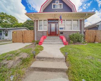 Family-Friendly Home Walk to Lake Erie! - Erie - Edificio
