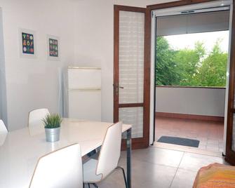 First floor house with large terrace, garden, 250 meters. from the beach - Lido delle Nazioni - Sala pranzo