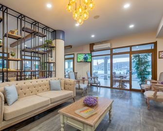 Hanedan Otel Foca Izmir - Foca - Wohnzimmer