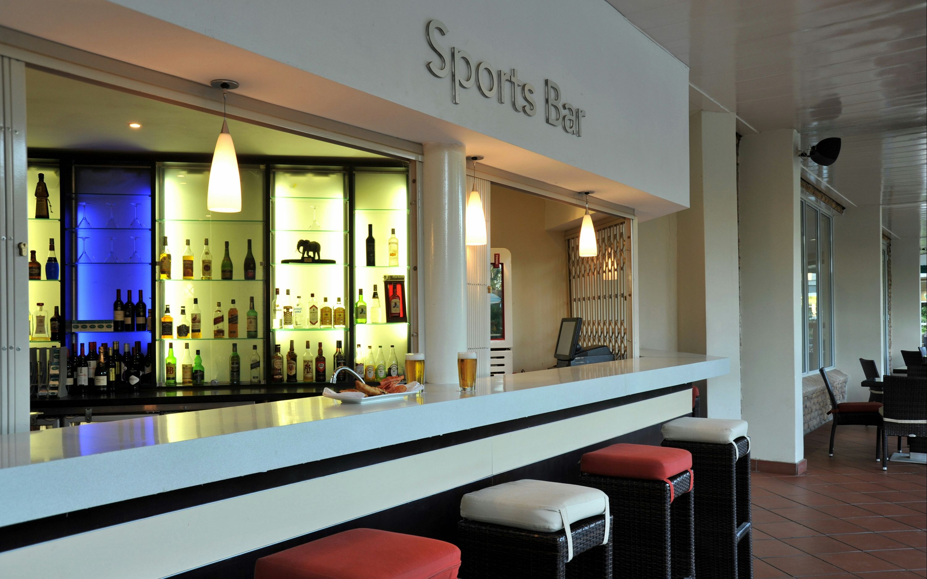 Cresta Lodge Gaborone - גאבורון - בר