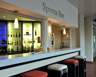 Cresta Lodge Gaborone - Gaborone - Bar