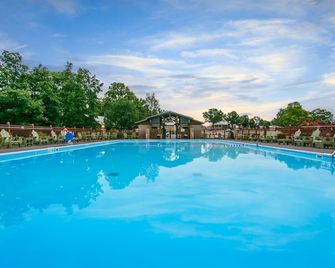 Holiday Inn Club Vacations Holiday Hills Resort Branson By IHG - Branson - Piscina