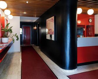 Hotel Meran Hallenbad & Sauna - Saarbrücken - Rezeption