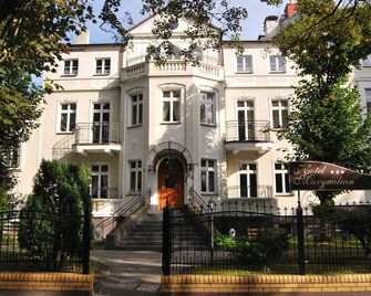 Maxymilian Unique Hotel - Adults Only - Kolobrzeg - בניין