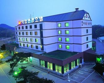 Yakam Tourist Hongyumchon Hotel - Gimpo - Building