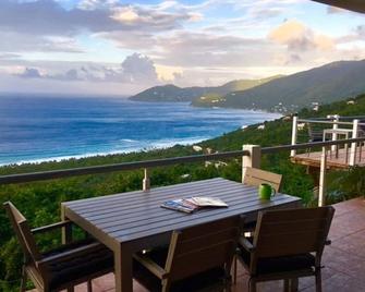 Villa Del Mar, 5 bed 5 bath in Belmont Estates, near Longbay & Smugglers cove. - Leonards - Balcony