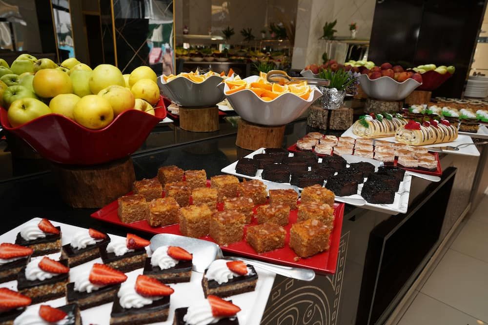 Kleopatra Arsi Hotel - אלניה - בופה