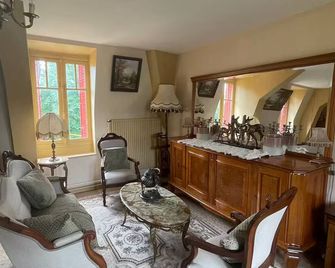 Grande maison avec piscine privée à Garchizy sur 650 m² - Garchizy