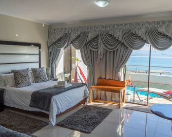 Bar-t-nique Guest House - Mossel Bay - Bedroom