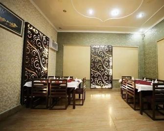 Tehri Club And Resorts - Chamba - Restaurant