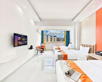 Chunhui Business Hotel - Beihai - Bedroom