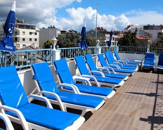 Mavi Pansiyon & Restaurant - Didim - Balcón