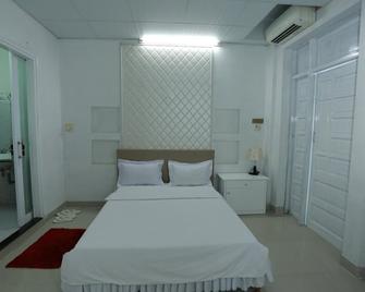 Thanh Long Hotel - Tuy Hoa - Camera da letto