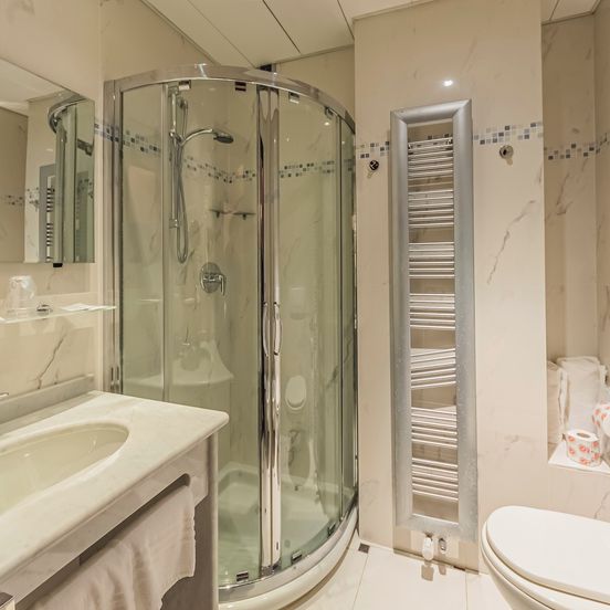 Dado Hotel International image 1