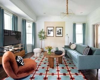 Queen's Gambit - Atlanta - Living room