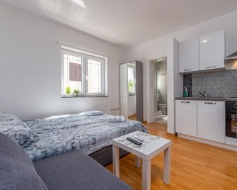 Cozy apartment in Povljana with WiFi - Povljana - Bedroom