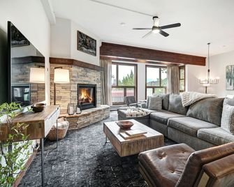 The Osprey at Beaver Creek, a RockResort - Beaver Creek - Living room
