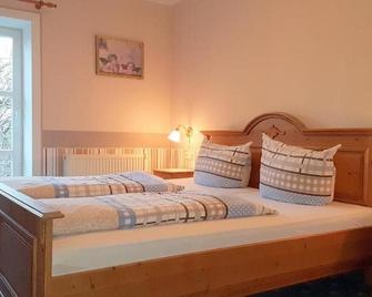 Landhotel Nonnenroth - Hungen - Habitación