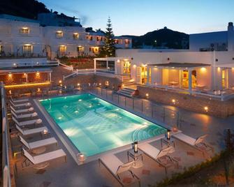Perigiali - Skýros - Pool