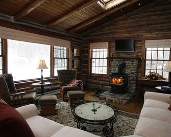 Chalet of Canandaigua - Canandaigua - Sala de estar