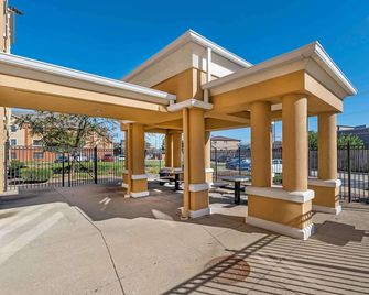 Extended Stay America Suites - Chicago - Ohare - Allstate Arena - Des Plaines - Property amenity