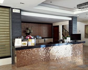 Splash Suites Hotel Tagaytay - Tagaytay - Recepción