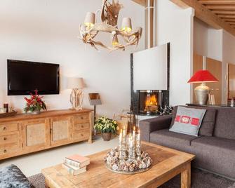 Vrony Apartments by Hotel Walliserhof Zermatt - Zermatt - Stue