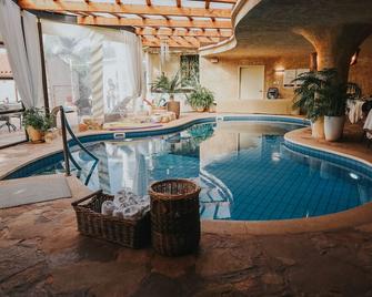 Cnaan Village Boutique Hotel & Spa - Had Nes - Piscina