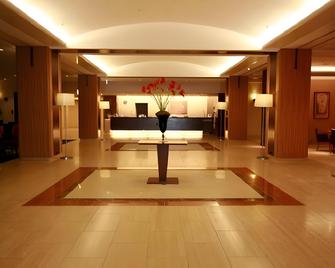 Kakogawa Plaza Hotel - Kakogawa - Front desk