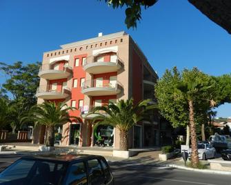 Residence Xenia - Alba Adriatica - Будівля