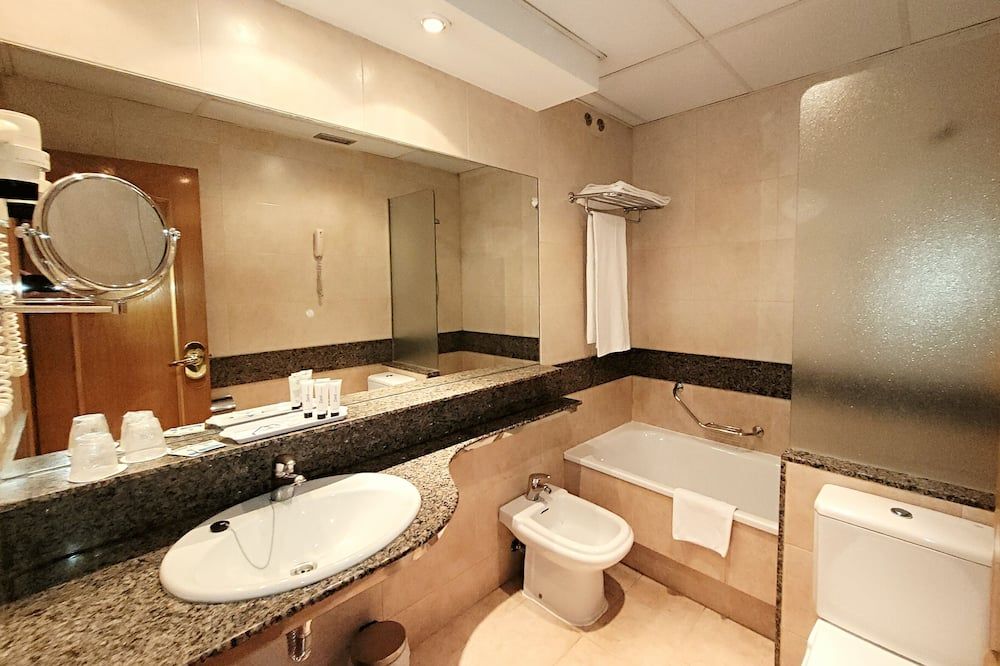 Hotel Imperial - Valladolid - Bathroom