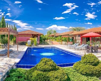 Hotel Campestre Solar De La Luna - Armenia - Pool