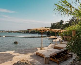 جايا باي ذا سي - لبالغي فقط - سسمى - شاطئ