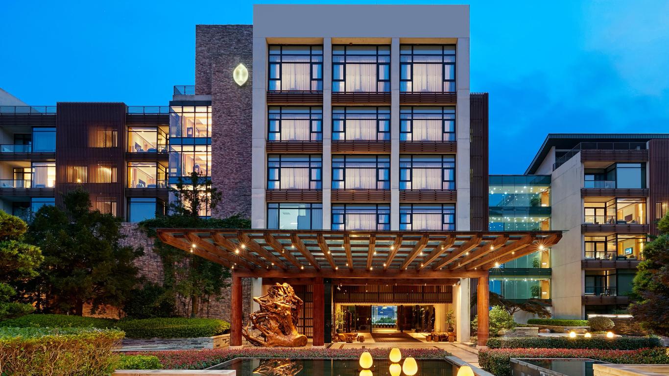 Intercontinental Hotels Onethousand Island Lake Resort By IHG