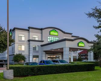 Wingate By Wyndham Dfw / North Irving - אירווינג - בניין