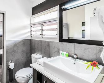Tokatoka Resort Hotel - Nadi - Bathroom