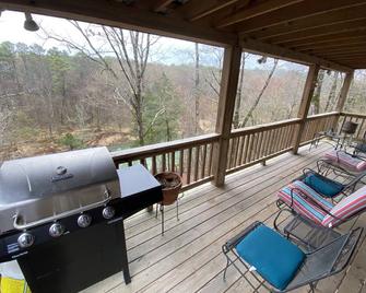 Pearl's Hideaway -Cadron Creek - Greenbrier - Balcony