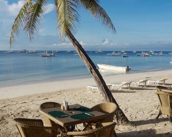 Alona Vida Beach Resort - Panglao - Beach