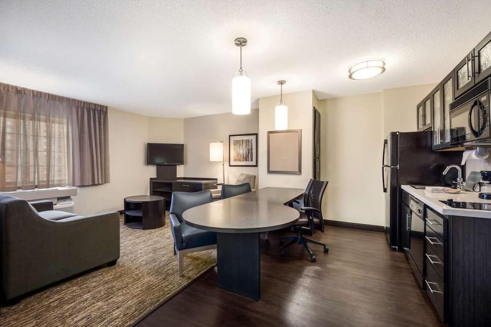 Relaxation and Comfort in Houston! 2 Modern Units, Full Kitchen, Pets Allowed! - יוסטון - חדר אוכל