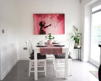 3 Bed New Build Home With Free Parking Bhx Nec Hs2 Contractors Families - Solihull - Comedor
