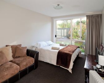 85 on Bealey - כרייסטצ'רץ' - חדר שינה