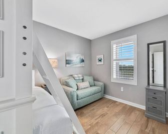 Cozy 2bd/2ba W/ View, Sleeps 6 - Orange Beach