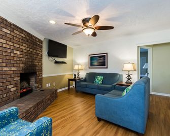 Country Club Villas - Surfside Beach - Living room