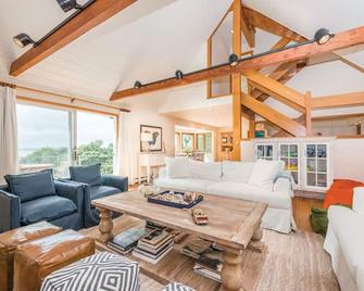 Relax and Enjoy! - Shelter Island Heights - Living room
